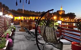 LA PENICHE - Bed And Bicycle - Aigues Mortes